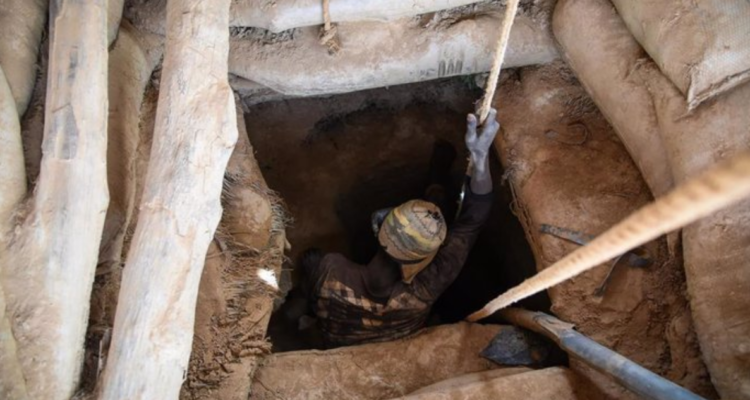 Al menos 48 muertos, la mayoría mujeres, deja colapso de mina ilegal de oro en Mali