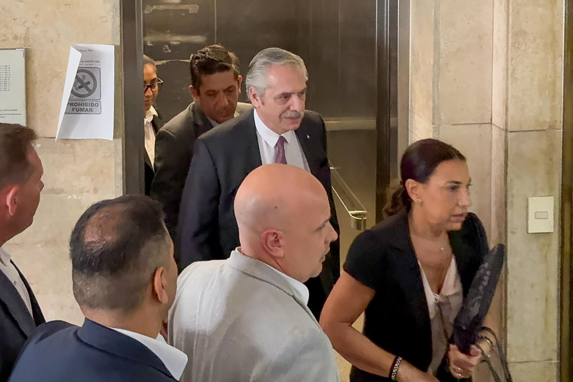Alberto Fernández llega a los tribunales federales de Comodoro Py