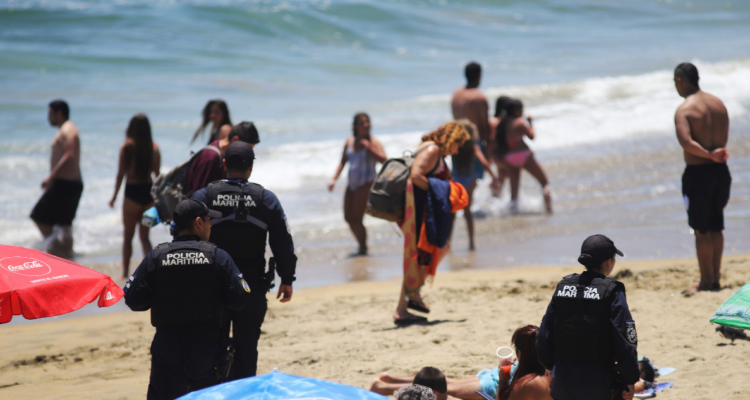 Qué dice la ley sobre beber alcohol y fumar en la playa ¿De cuánto son las multas?