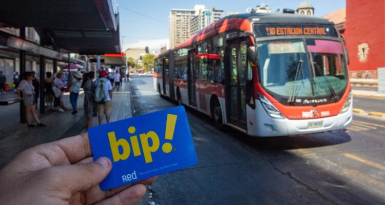 Expertos estiman alzas de hasta $60 anuales en transporte público de Santiago