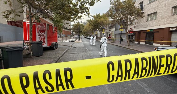 Asesinato en el barrio Bellavista: víctima recibió 9 disparos mientras esperaba un completo