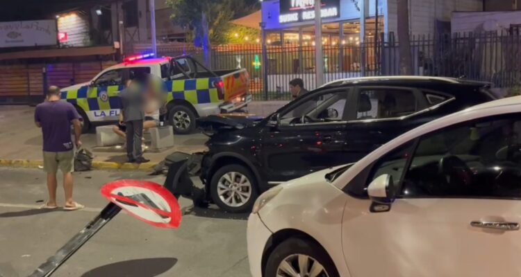 Auto robado colisiona con otro vehículo en La Florida