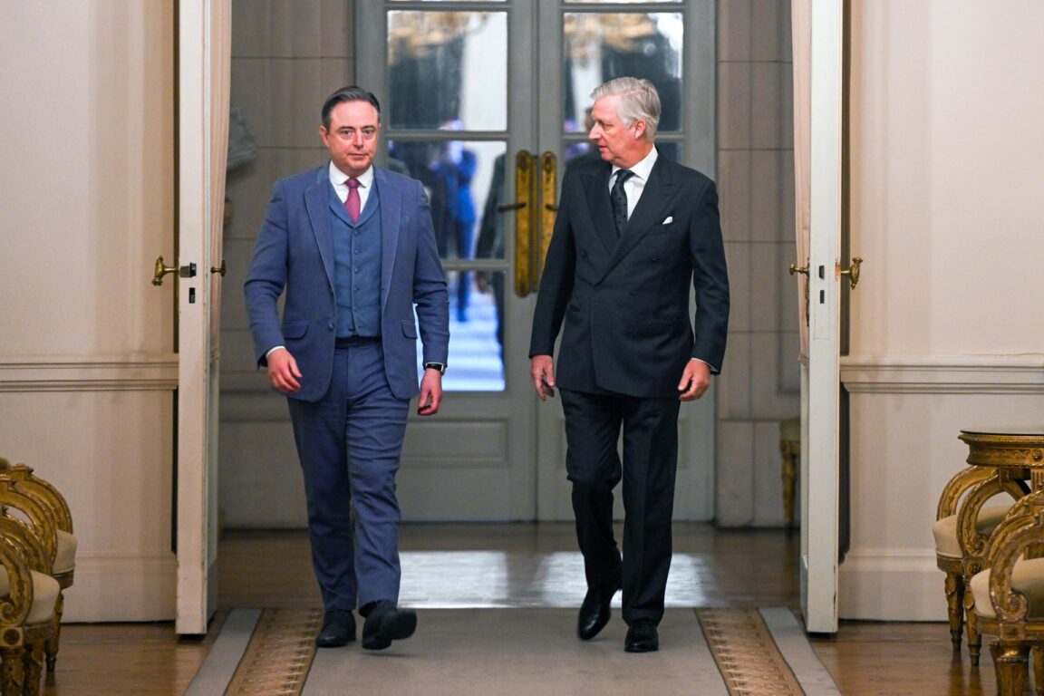 El nuevo primer ministro Bart De Wever y el rey Felipe de Bélgica 