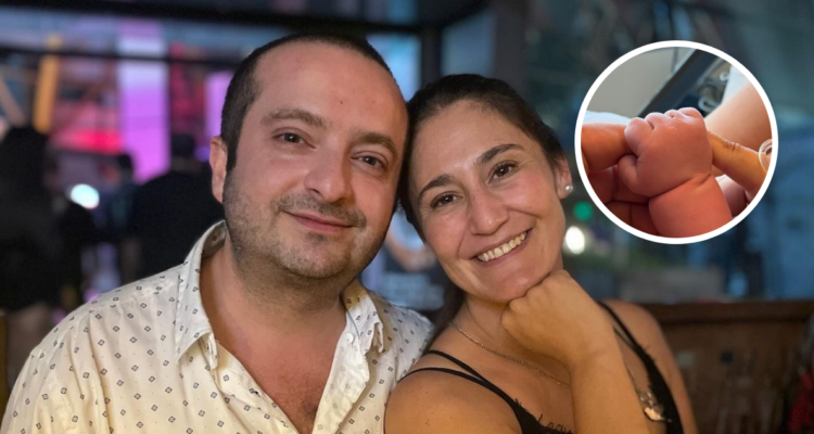 Belén Mora y Toto Acuña dan la bienvenida a su hijo con tierna primera imagen: “Ya estamos con él”