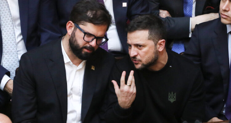 Boric califica de “inaceptable” los dichos y estrategia de Trump por la guerra entre Rusia y Ucrania