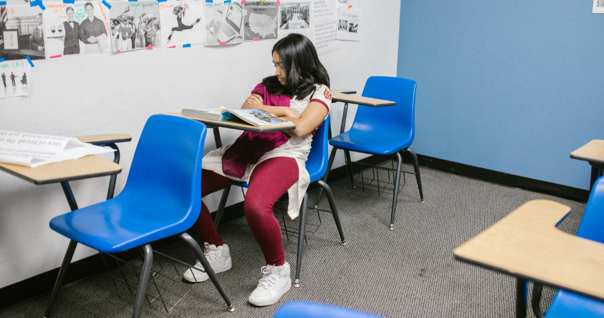 Adolescente de 13 años fue empujada desde un tercer piso en México por ser fan del K-pop