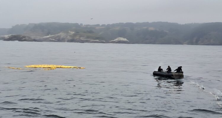 Búsqueda de pescadores tras naufragio en bahía San Vicente de Talcahuano