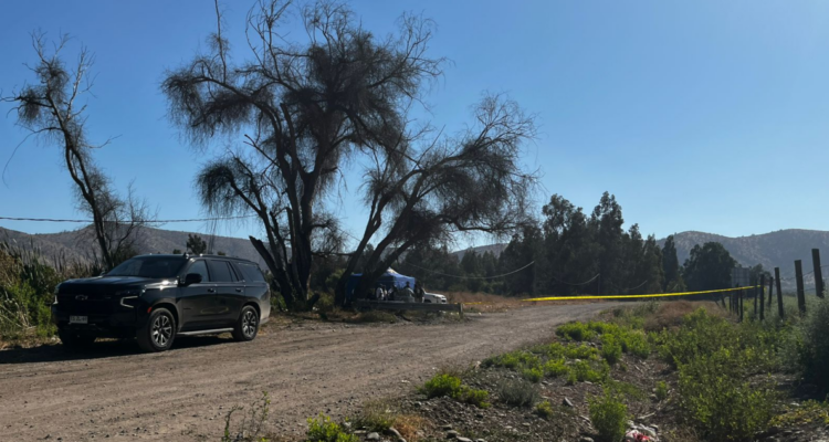 Hallan cadáver de un hombre en la Ruta 78 en Melipilla: habría muerto tras ser baleado