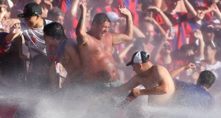 Ola de calor que afecta a Argentina obliga a reprogramar duelos del fútbol profesional