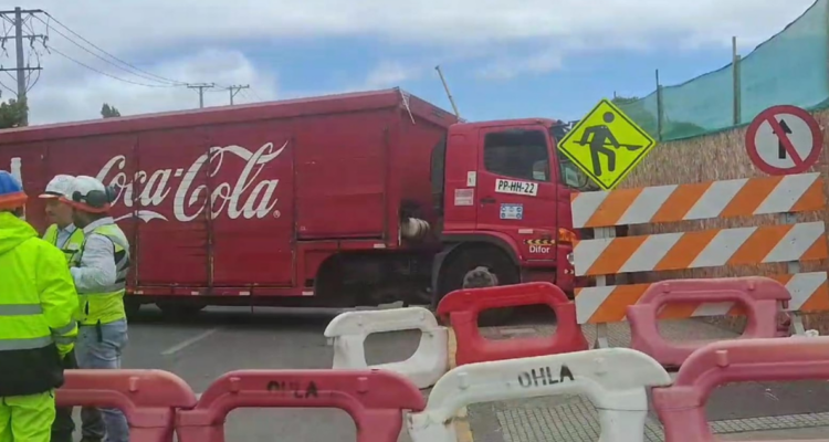 Camión que cayó sobre hombre en Concepción