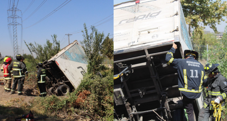 Camión de carga cae al canal San Carlos en La Florida: dos personas quedaron atrapadas