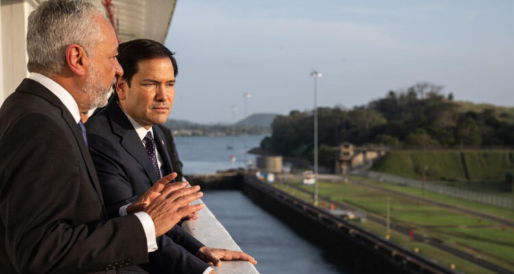 EEUU dice que sus buques no pagarán tarifas al Canal de Panamá, pero autoridad del canal lo desmiente