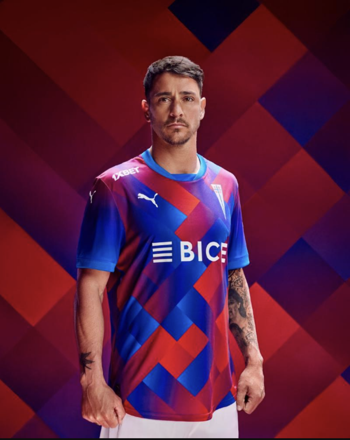 La UC presenta su tercera camiseta para 2025 e hinchas estallan en ...