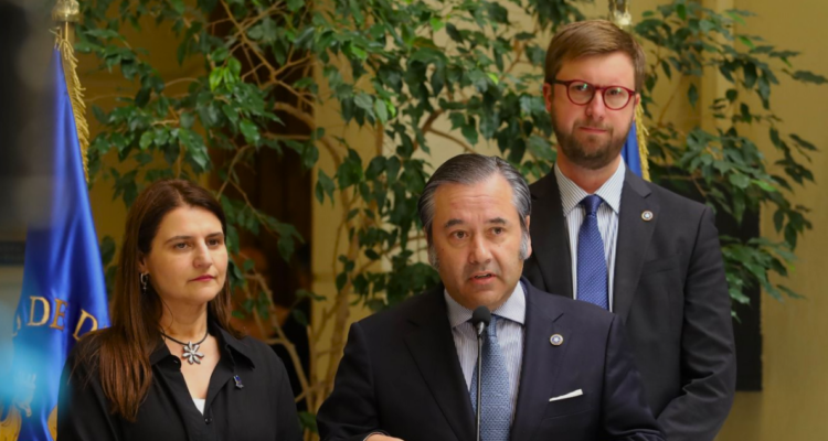 Republicanos denuncian a Marcel por millonario traspaso de Corfo y exigen comisión investigadora