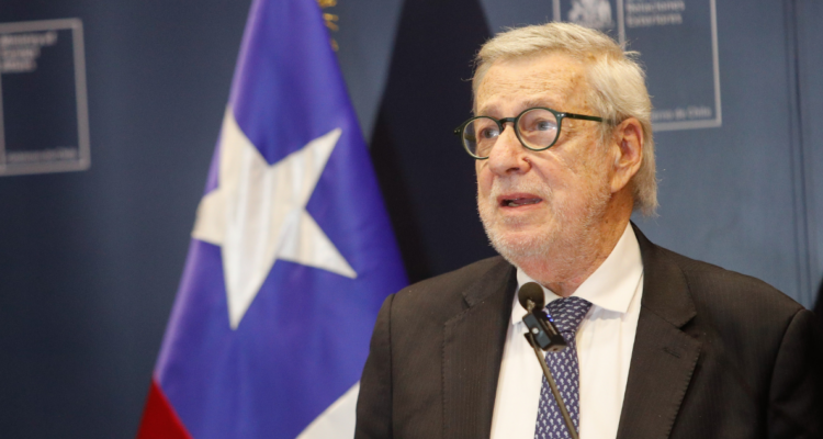 Chile reitera condena a invasión a Ucrania y dice seguir “con atención” las negociaciones EEUU – Rusia