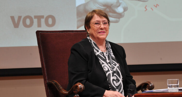 Chile Vamos alista estrategia ante eventual irrupción de Michelle Bachelet como candidata presidencial