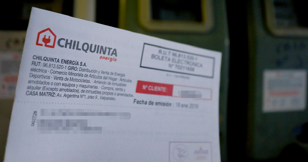Chilquinta compensará a casi 90 mil hogares en acuerdo con Sernac por cortes de luz en agosto de 2024