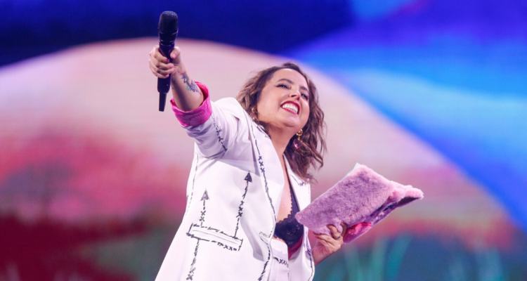 “Papá hueón” y la “mamá que sabe todo” existen: Chiqui Aguayo dará explicaciones en chat de apoderados