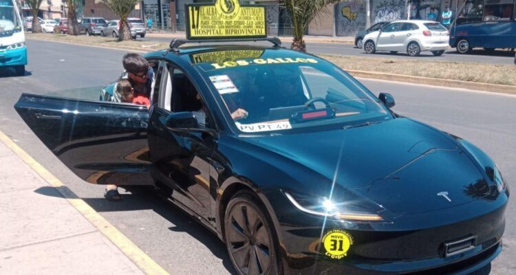 Colectivo Tesla sorprende a vecinos de Quillota