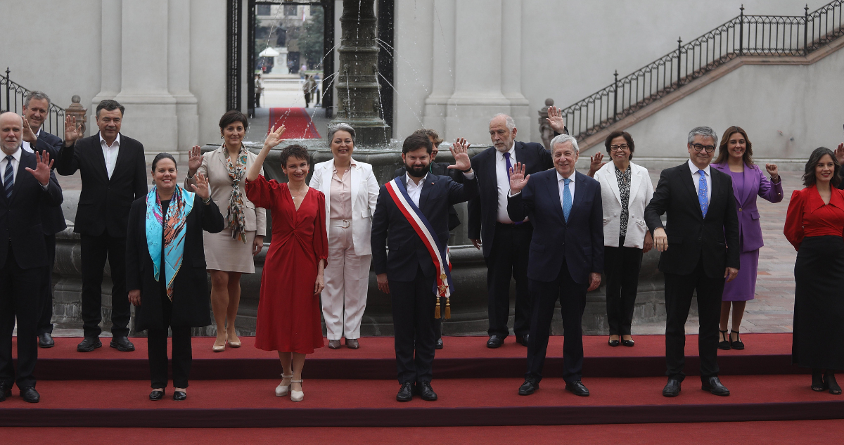 El Frente amplio llama a evitar el centro e impulsar la continuidad del proceso de cambios iniciado por el presidente Gabriel Boric