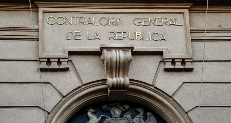 Pese a prohibición legal, 70% de los municipios entregó licencias de conducir a deudores de alimentos