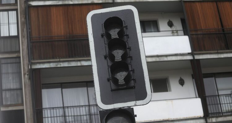 Coordinador Eléctrico confirma que “se ha iniciado la recuperación” tras megacorte de luz en Chile