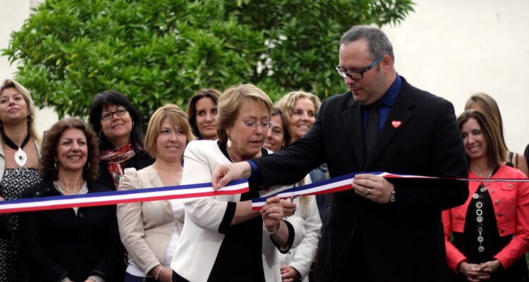 Dávalos y eventual candidatura de Bachelet: “No necesita la opinión de gente menos versada que ella”
