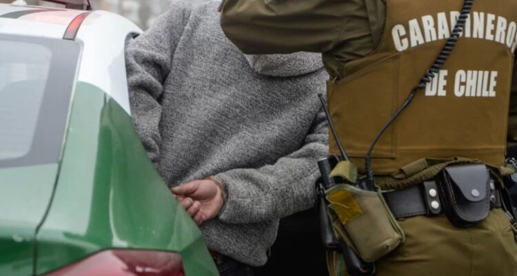 Detienen a sujeto por abuso sexual contra carabinera durante patrullaje en centro de Iquique