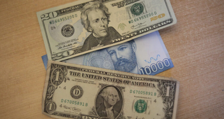 Dólar cae más de $10 durante la sesión de este viernes y el cobre sigue disfrutando de repuntes