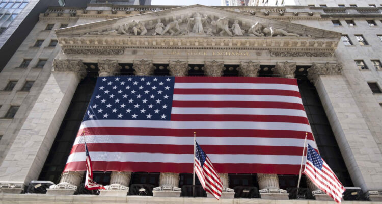 Trump ordena el cierre de oficina creada tras la crisis financiera del 2008 para vigilar a Wall Street