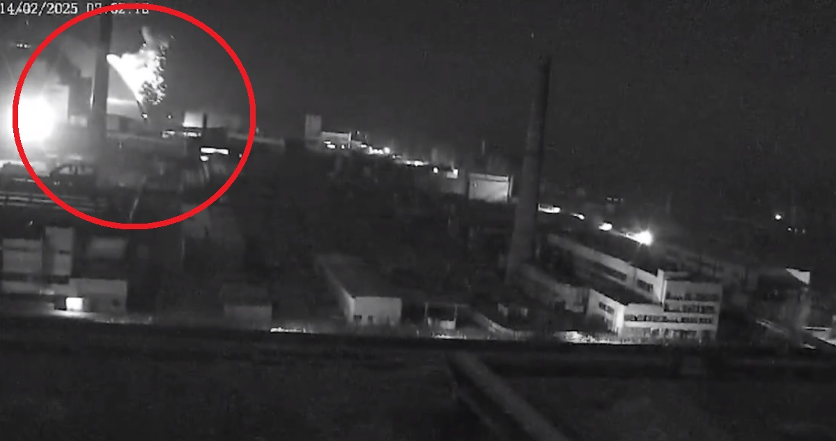Zelenski denuncia que un dron ruso impactó la central nuclear de Chernóbil: publicó video del ataque