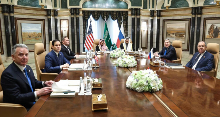 Los respectivos titulares de Exteriores, Serguei Lavrov y Marco Rubio, vuelven a sentarse frente a frente para negociar