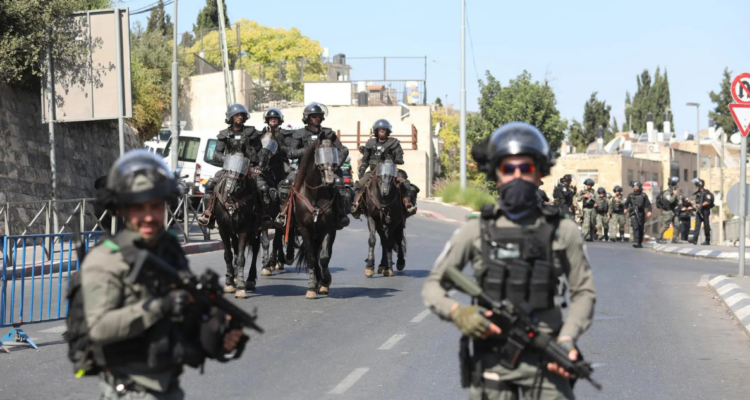 Israel expulsó por la fuerza a miles de palestinos desde un campamento de refugiados de Cisjordania