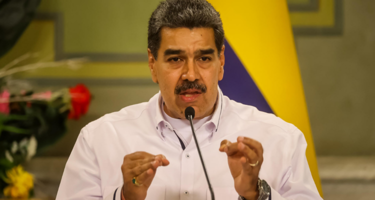 Maduro insiste en que Venezuela elegirá este año al gobernador del Esequibo, zona disputada con Guyana