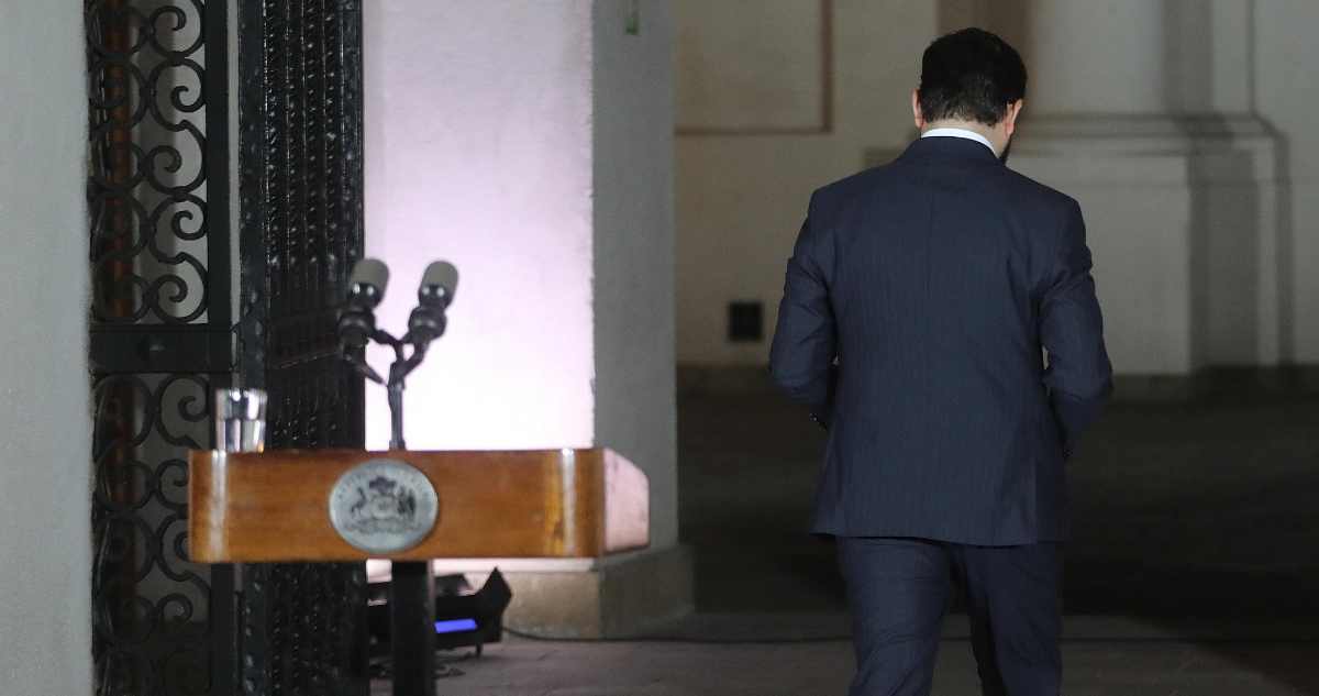 El precio de comunicar: periodistas en ministerios ganan hasta $8 millones, poco menos que autoridades