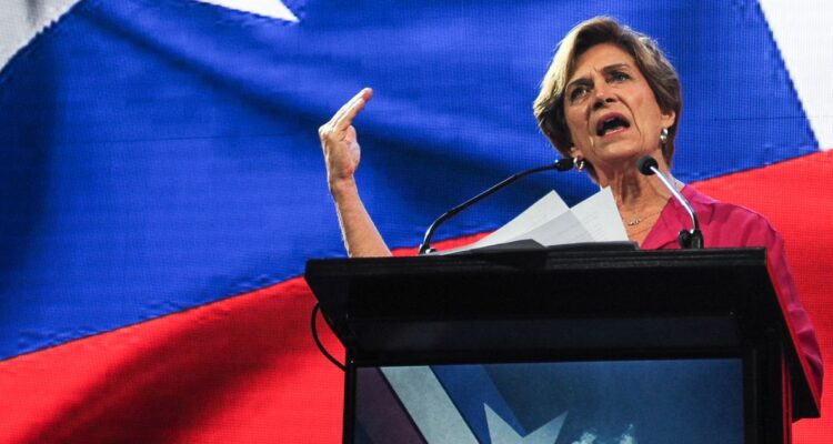 Matthei asegura que se deben hacer recortes presupuestarios “en todos los ministerios”