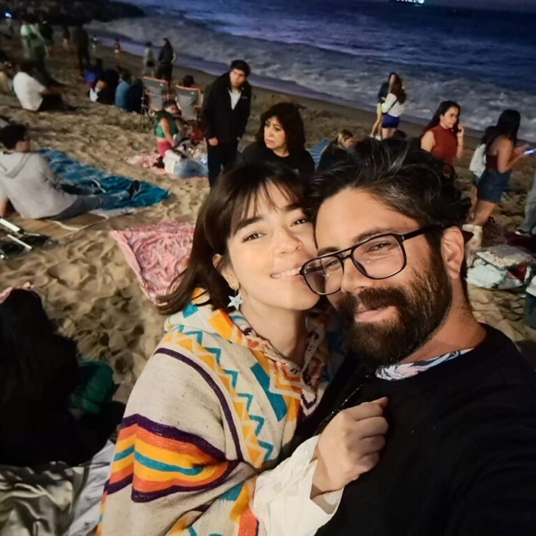 Daniel y Mariana en una salida con amigos