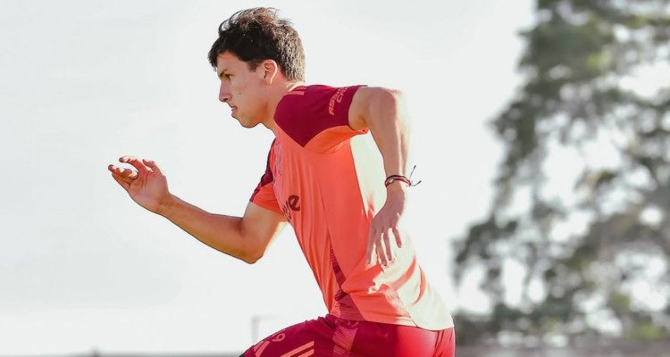 Gonzalo Tapia no la pasa bien en River: prensa argentina destrozó primera titularidad del ex UC