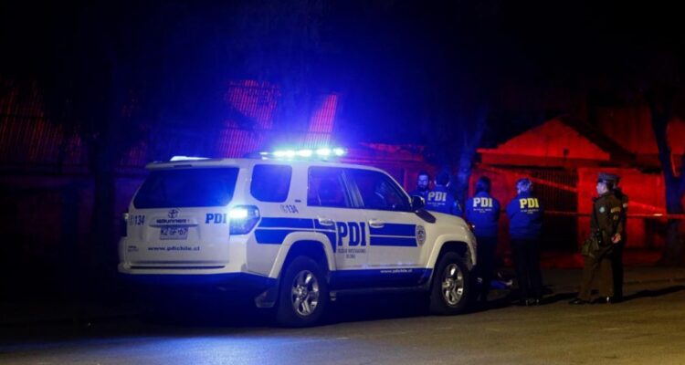 Hombre es asesinado a tiros cuando estaba sentado afuera de un minimarket en Independencia