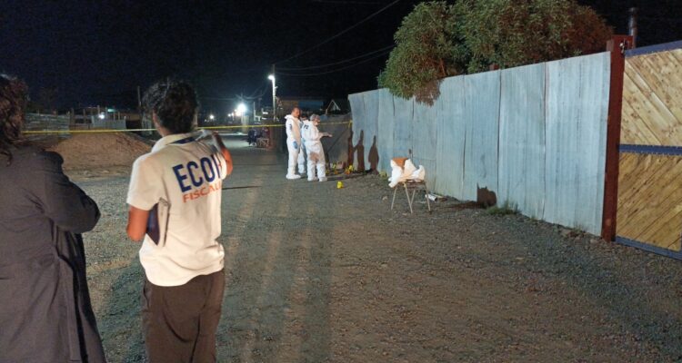 Hombre es asesinado a tiros y puñaladas en una toma de Lampa