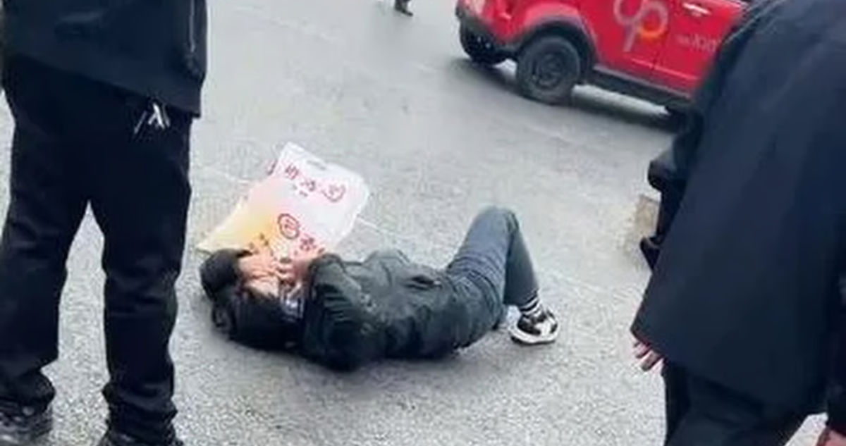 Hombre atropelló a mujer en China, la cuidó a diario, se enamoró de ella y ahora se casaron