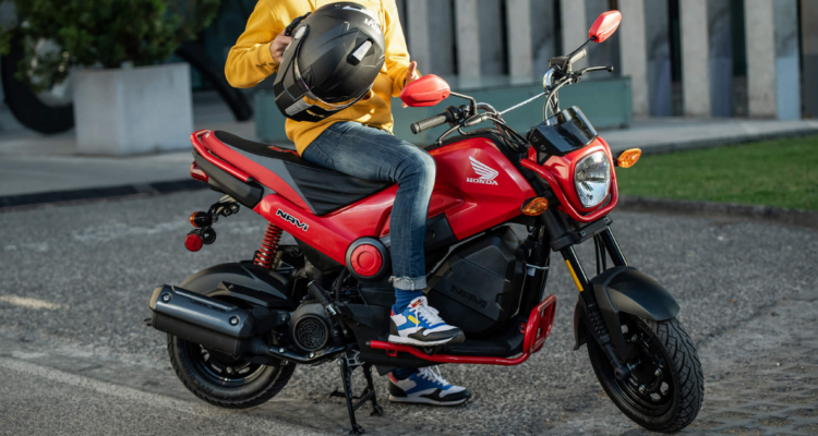 Qué características tiene y cuál es el valor de Honda Navi, la moto más vendida en Chile en 2024