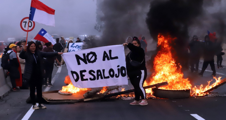 Corte de Valparaíso suspende por seis meses desalojo de la megatoma de San Antonio
