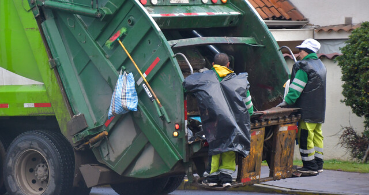 Recolectores de basura sufren asalto mientras trabajaban en cerro Rocuant en Valparaíso