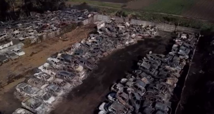 Intencionalidad y 7 horas de trabajo: detalles del incendio que dejó 400 autos quemados en San Pedro
