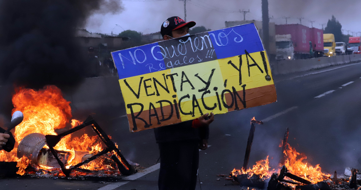 Ministro Montes tendrá crucial reunión con dueños de terreno donde se ubica la megatoma de San Antonio