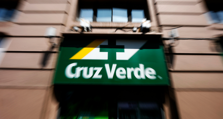 Delincuentes perpetran millonario robo en farmacia ubicada en pleno centro de Concepción