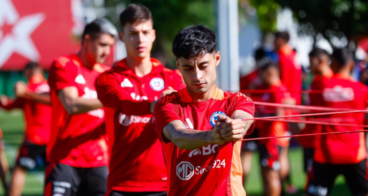 Javier Altamirano entrenando en La Roja