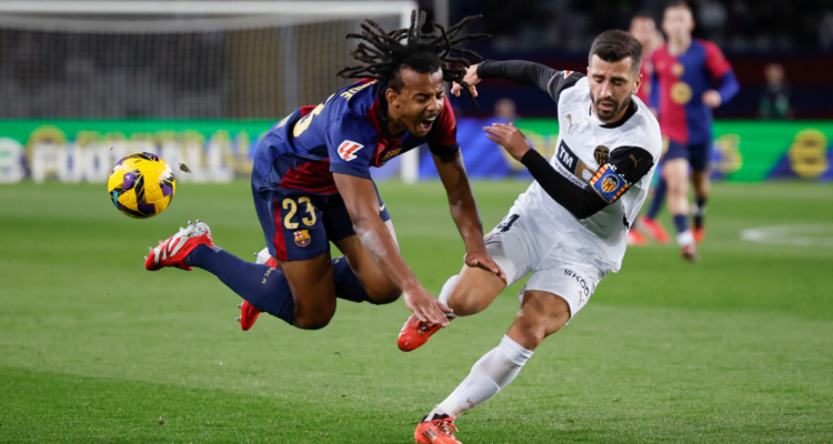 Demandan al Barcelona español por traspaso de Jules Kounde: agente reclama 3 millones de euros