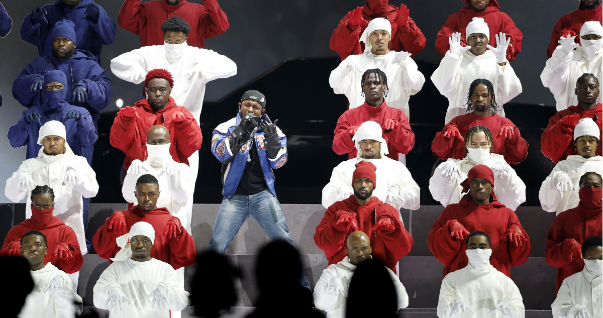 Kendrick Lamar en el show del medio tiempo del Super Bowl
